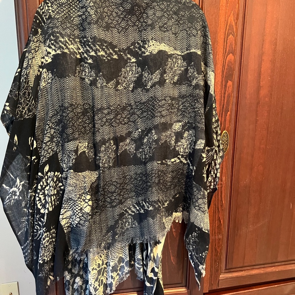 Anthropologie Petanu by Pashma Silk/Wool Shawl One Size - Picture 2 of 4